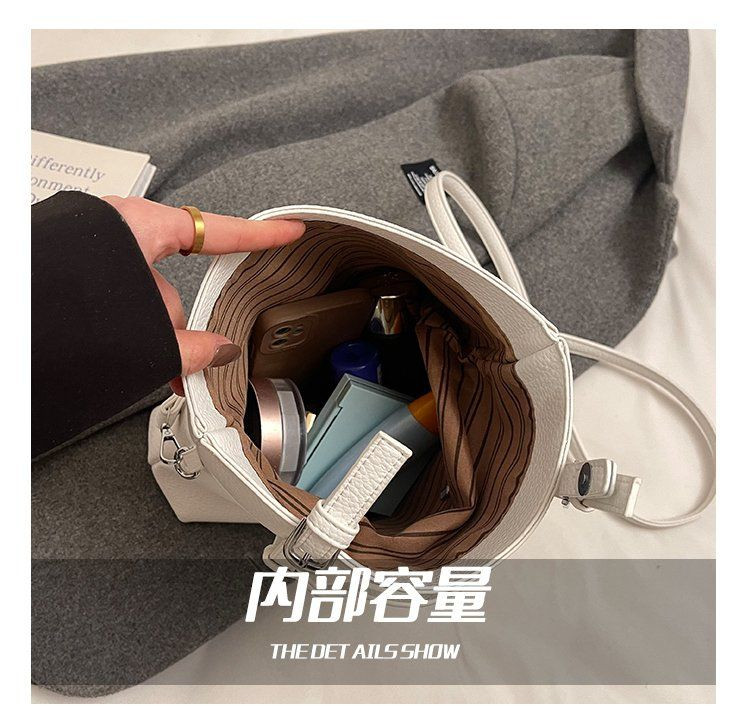 Geometric niche folding bag women's summer new leisure tote bag three-dimensional shoulder bag