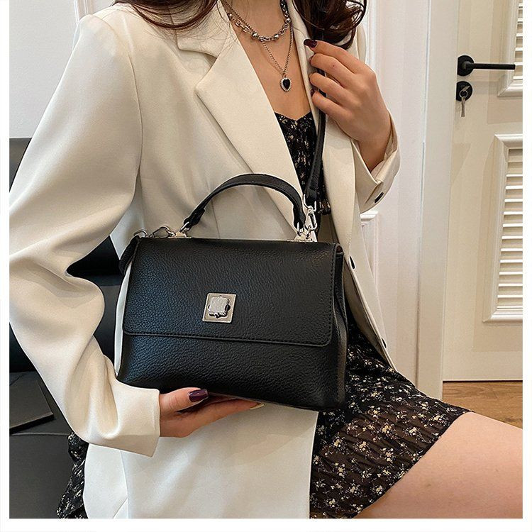 High-quality small bag New fashion crossbody bag Niche handbag