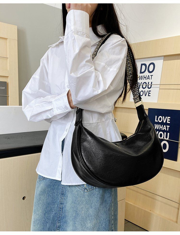 Retro large capacity bag advanced new autumn and winter fashion one-shoulder commuter tote messenger bag